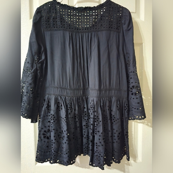 Soft Surroundings Alejandra Eyelet Tunic, Peplum Hem, 3/4 Bell Sleeves, EUC! - Picture 7 of 13